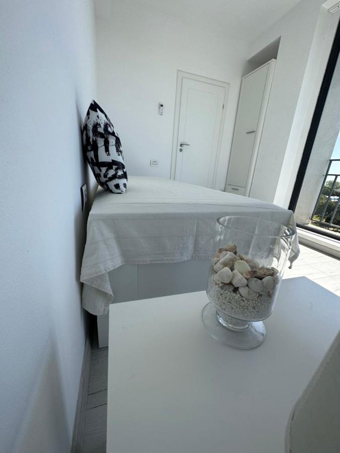 Neptun Home With Sea View Екстериор снимка