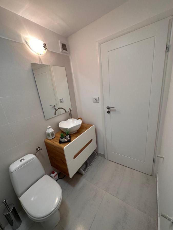 Neptun Home With Sea View Екстериор снимка