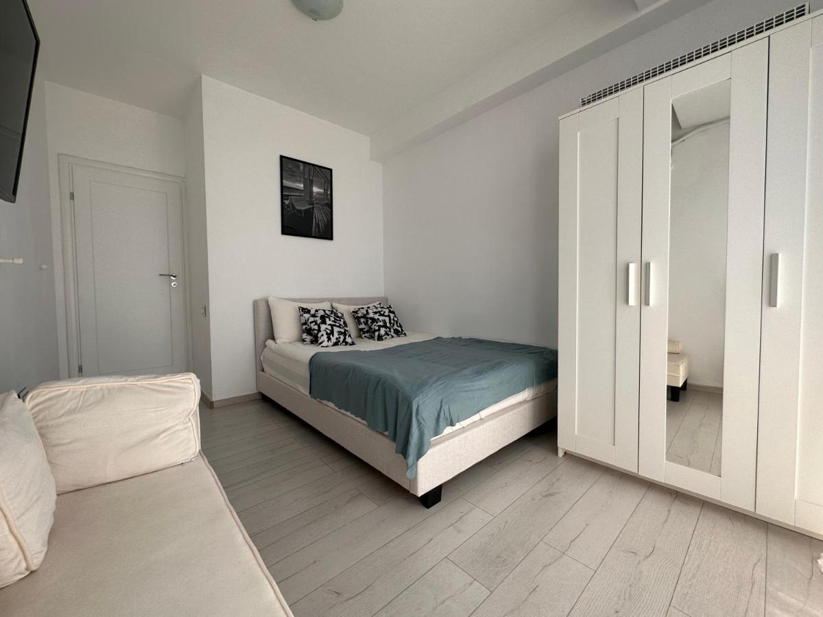 Neptun Home With Sea View Екстериор снимка