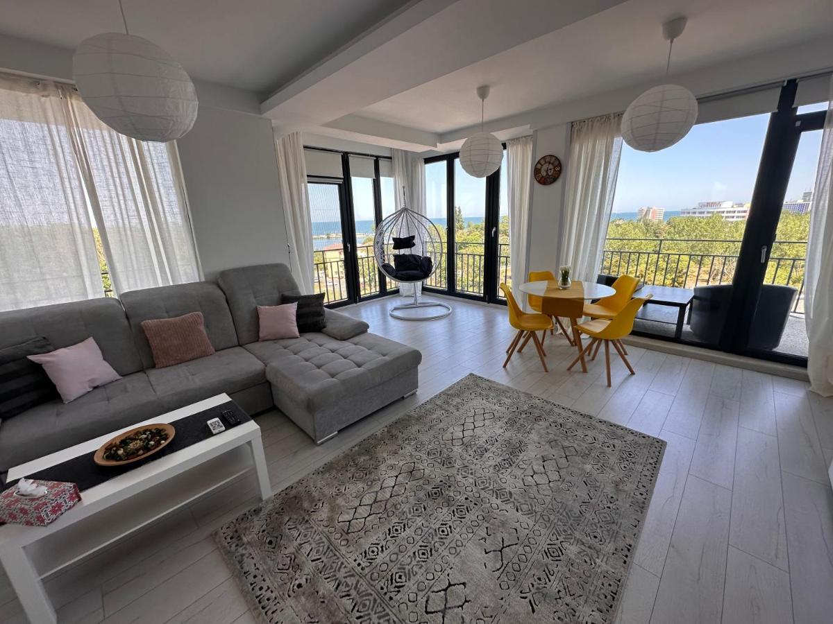 Neptun Home With Sea View Екстериор снимка